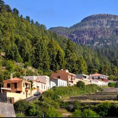 Rural House Breakfast In Front Of Ocean *